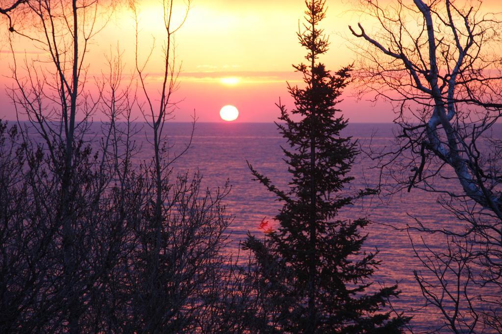 Cliff Dweller On Lake Superior 토프테 외부 사진