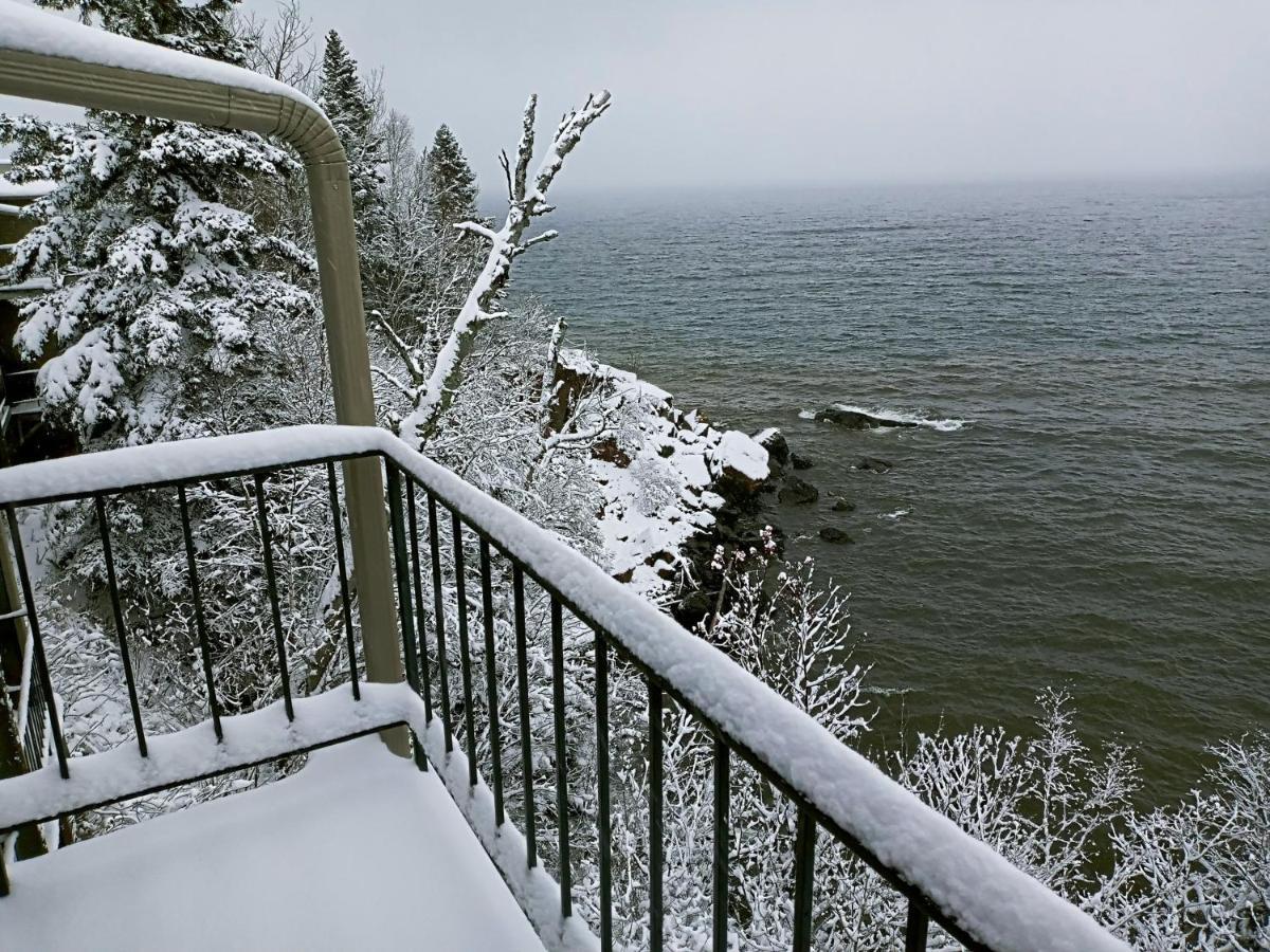 Cliff Dweller On Lake Superior 토프테 외부 사진
