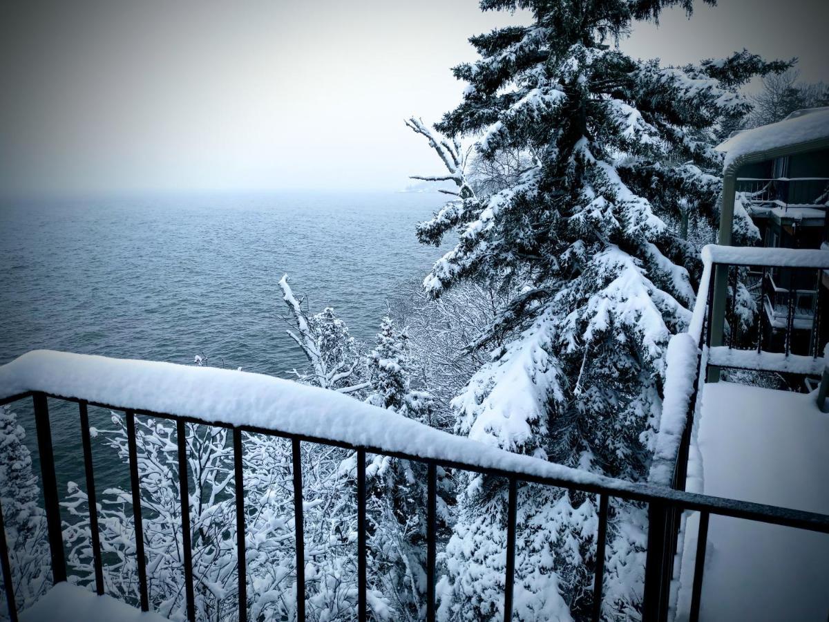 Cliff Dweller On Lake Superior 토프테 외부 사진