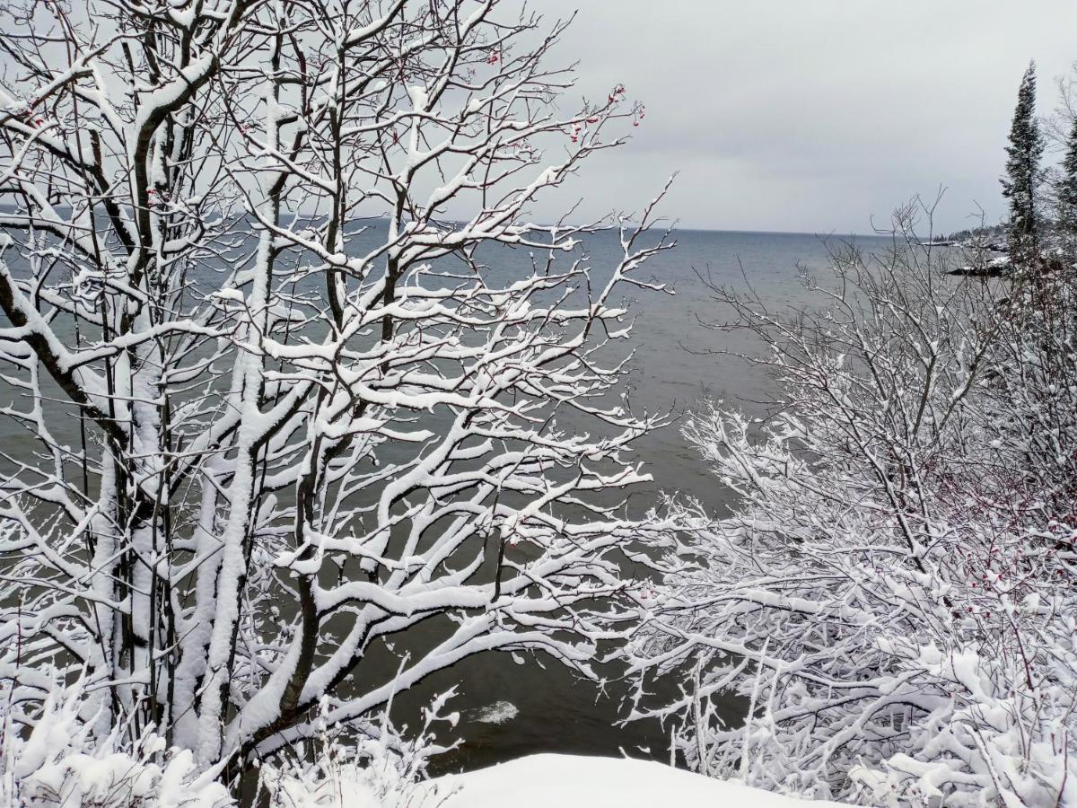 Cliff Dweller On Lake Superior 토프테 외부 사진