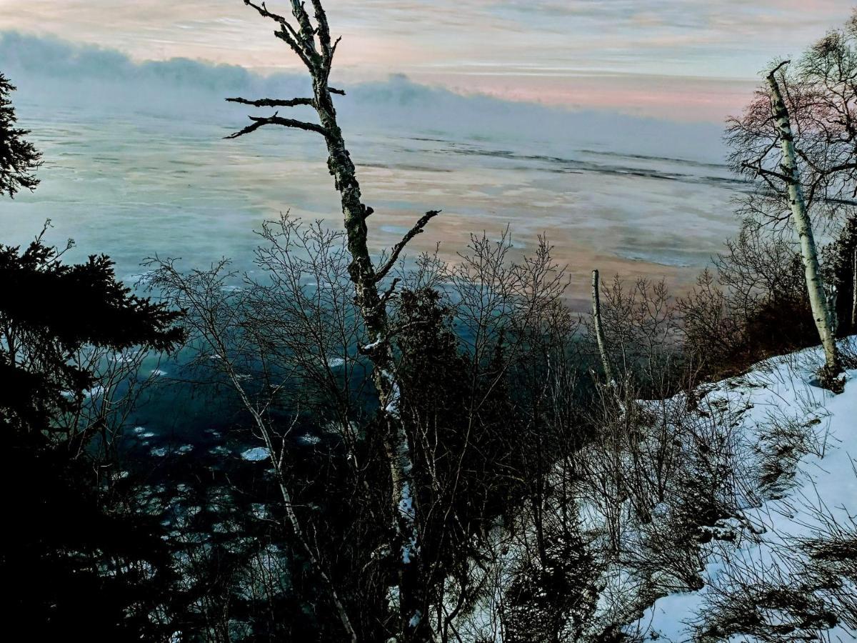 Cliff Dweller On Lake Superior 토프테 외부 사진